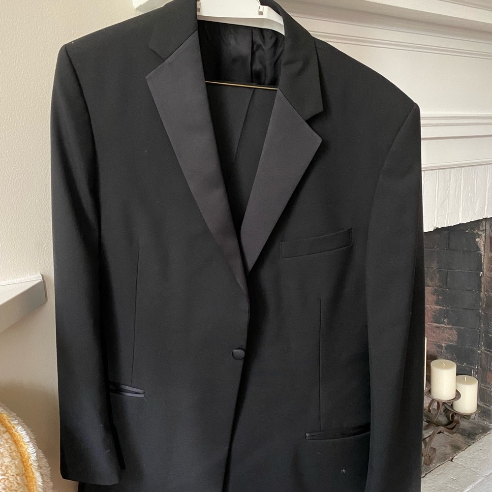 Jos A Bank Full Tuxedo 100% Wool
